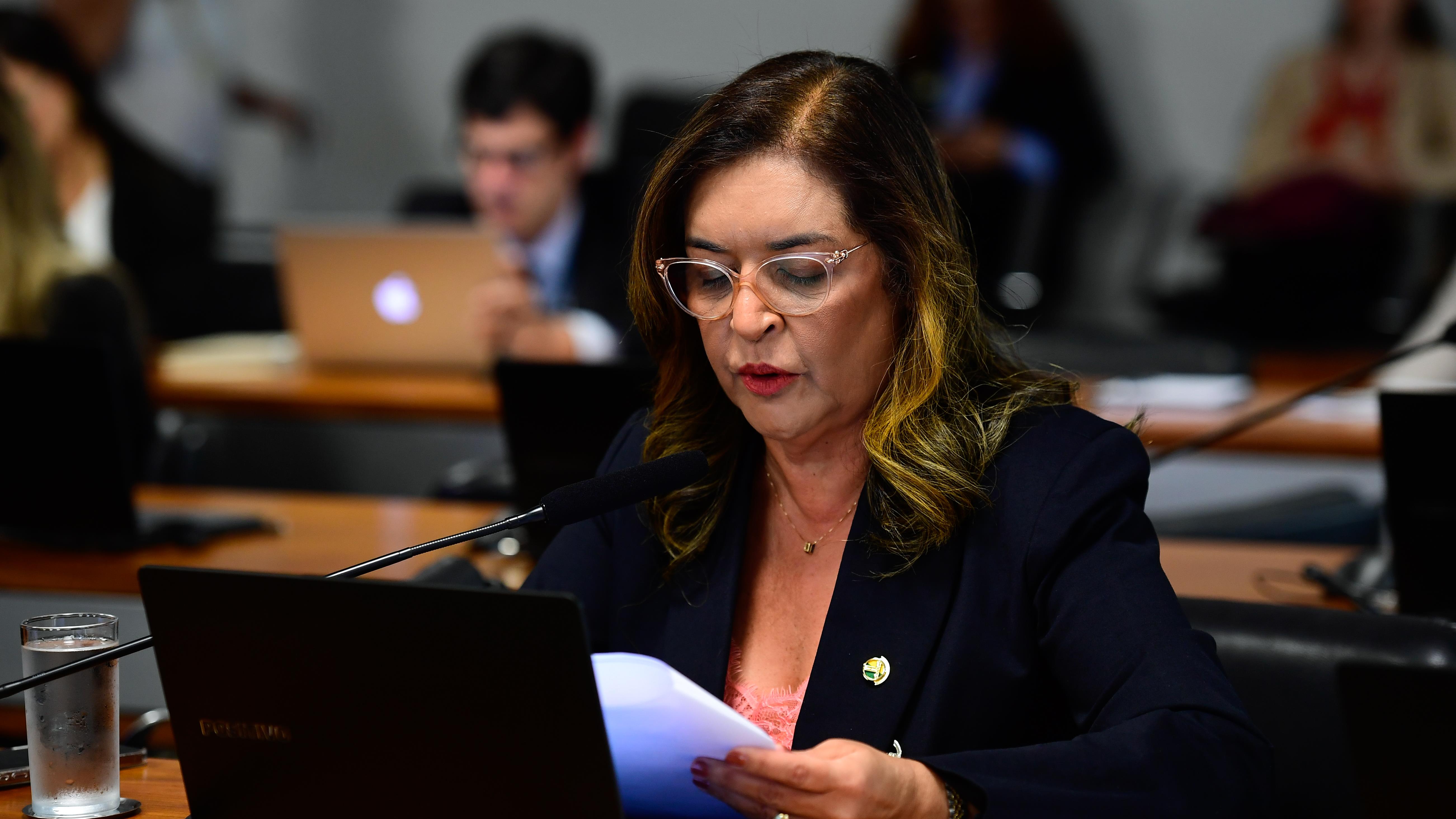 Proposta relatada pela senadora Saulo Cruz/Agência Senado busca reduzir desigualdades no acesso ao cuidado a pacientes com HPV.