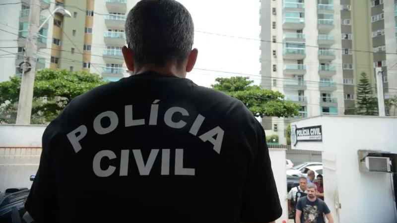 Deputados defendem direitos da Polícia Civil durante votação de proposta que retoma garantias suprimidas por veto presidencial.