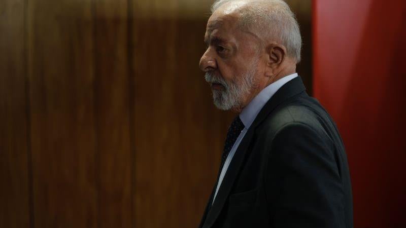 O presidente Lula, hoje, tem seu governo avaliado como ruim ou péssimo por uma parcela próxima de 40% da população, segundo as pesquisas.