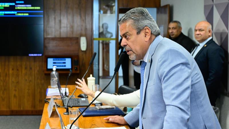 Dr. Hiran (foto) cobra explicações sobre falta de avanços na modernização da fundação.