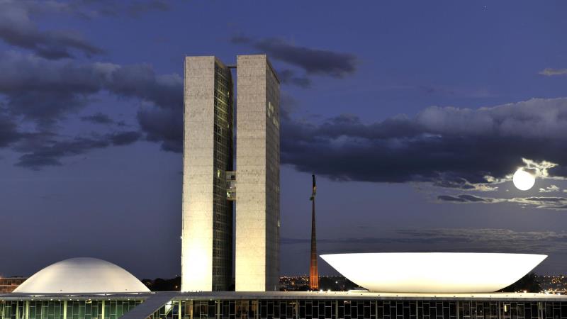 Congresso Nacional analisa projeto que destina emendas a profissionais da saúde.