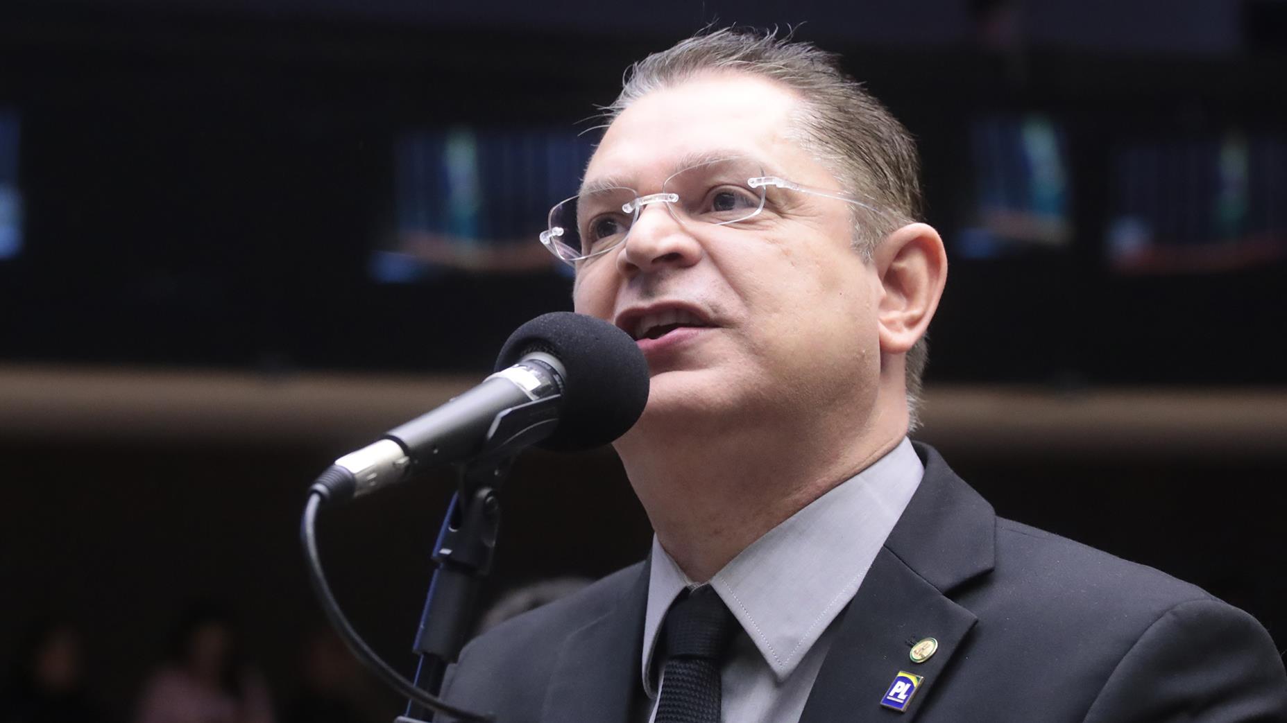 Sóstenes Cavalcante protesta contra possibilidade de 