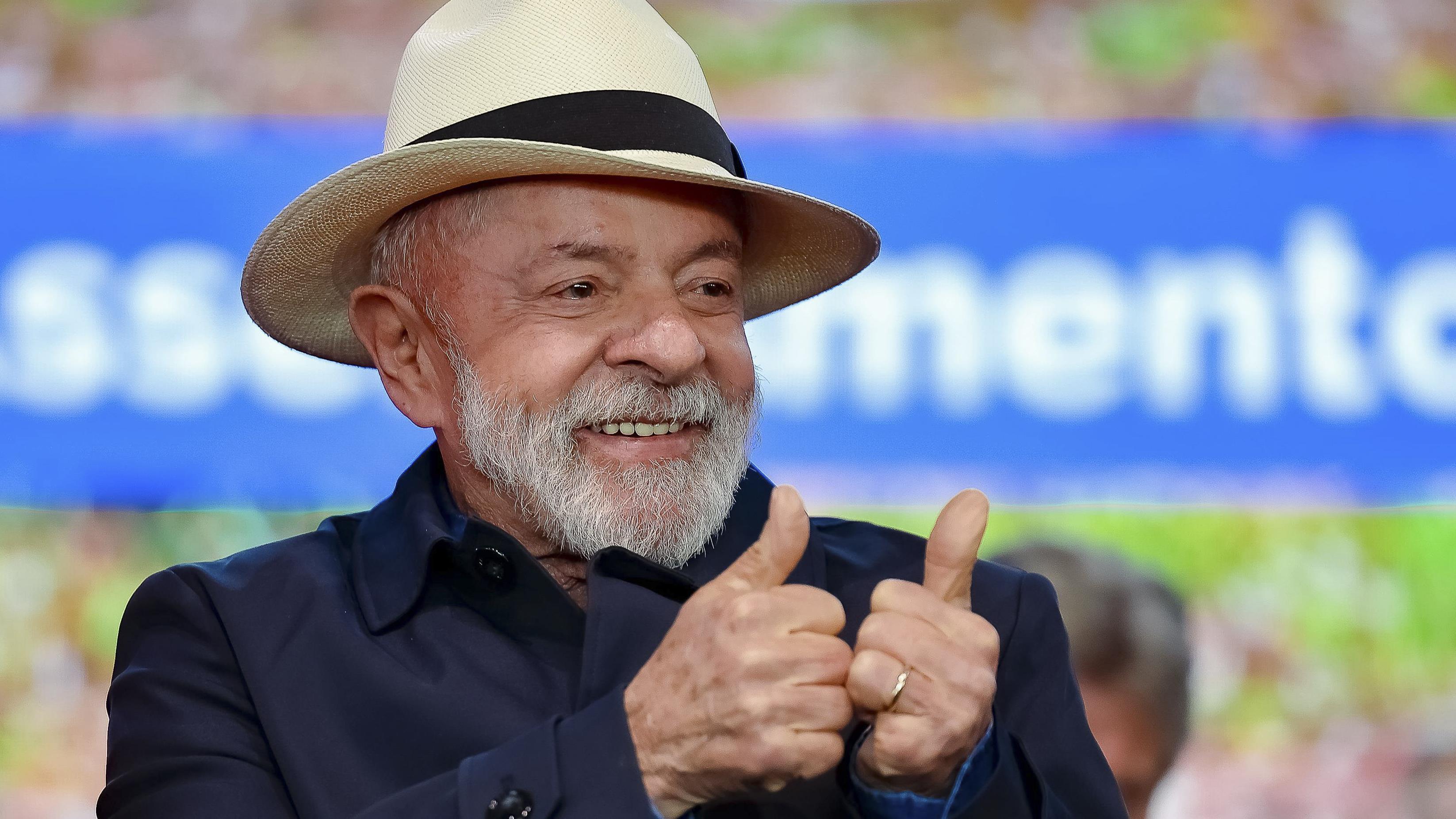 Governo Lula prioriza aumento de impostos em vez de cortar gastos e combater desperdícios.