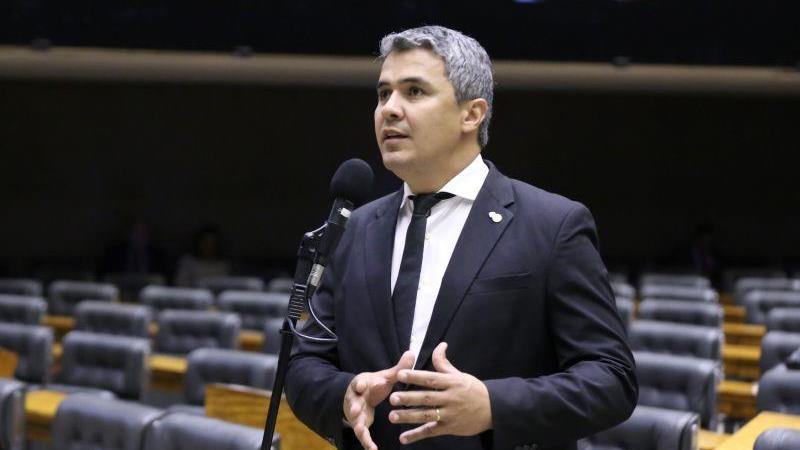 O deputado Diego Garcia (Republicanos-PR) é o encarregado do caso de Carla Zambelli na CCJ da Câmara.