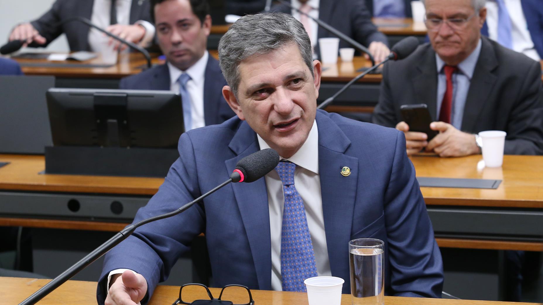 Rogério Carvalho incluiu permissão para motoristas de aplicativos pegar empréstimos.