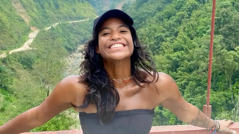 A brasileira foi encontrada morta nesta terça-feira (24), após três dias de buscas no Monte Rinjani,
