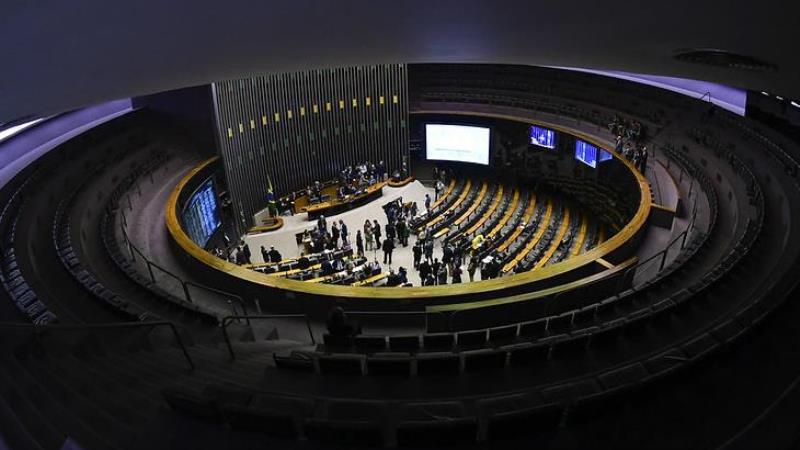 Vista superior do plenário da Câmara dos Deputados.