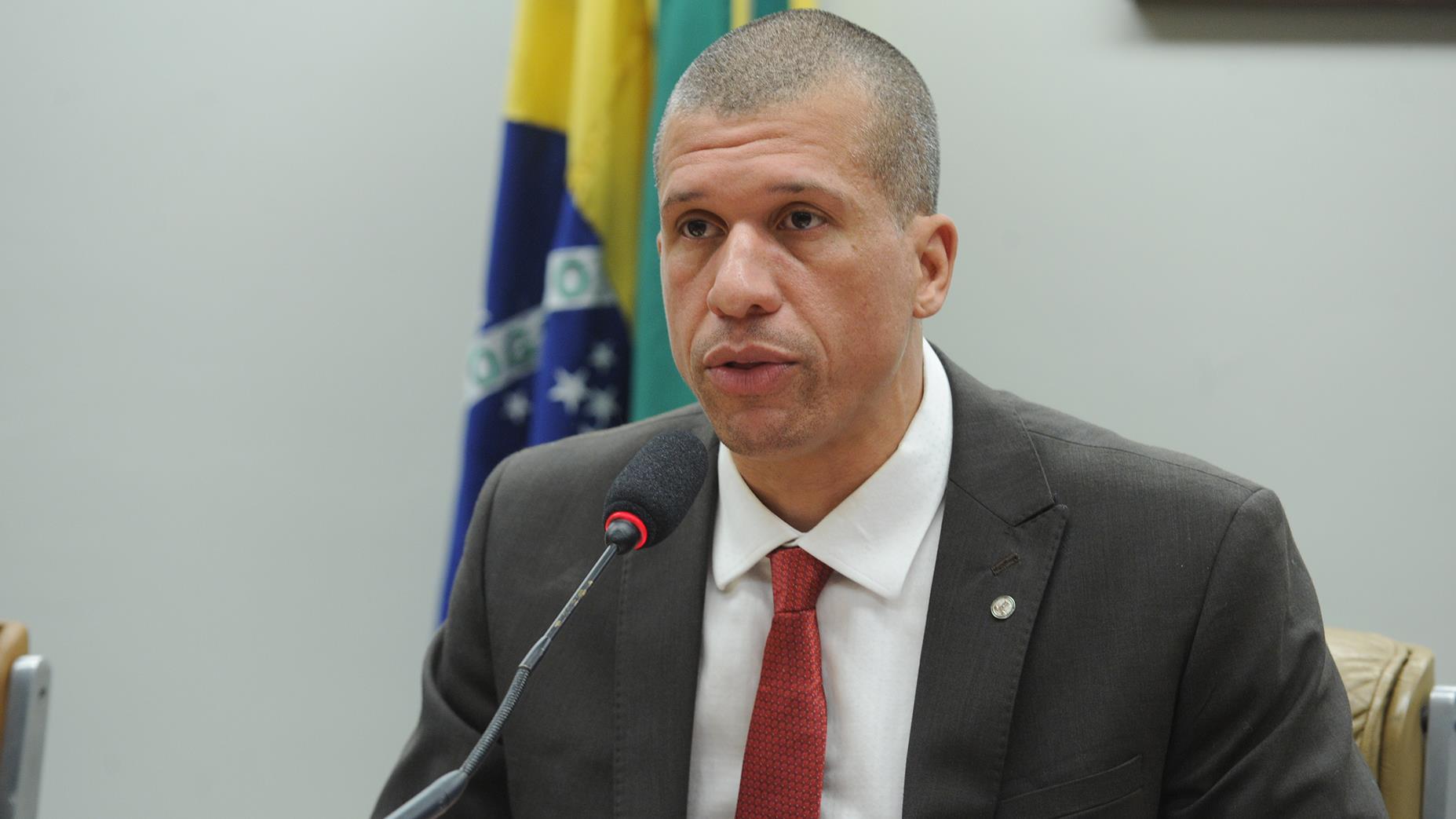 Dep. Douglas Viegas.