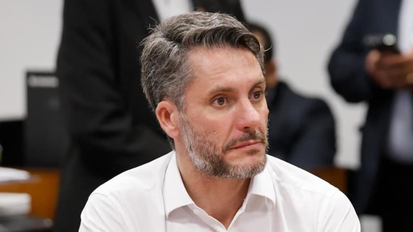 Alex Manente diz que partidos abusam de ações contestando decisões do Congresso e do Executivo na Justiça.