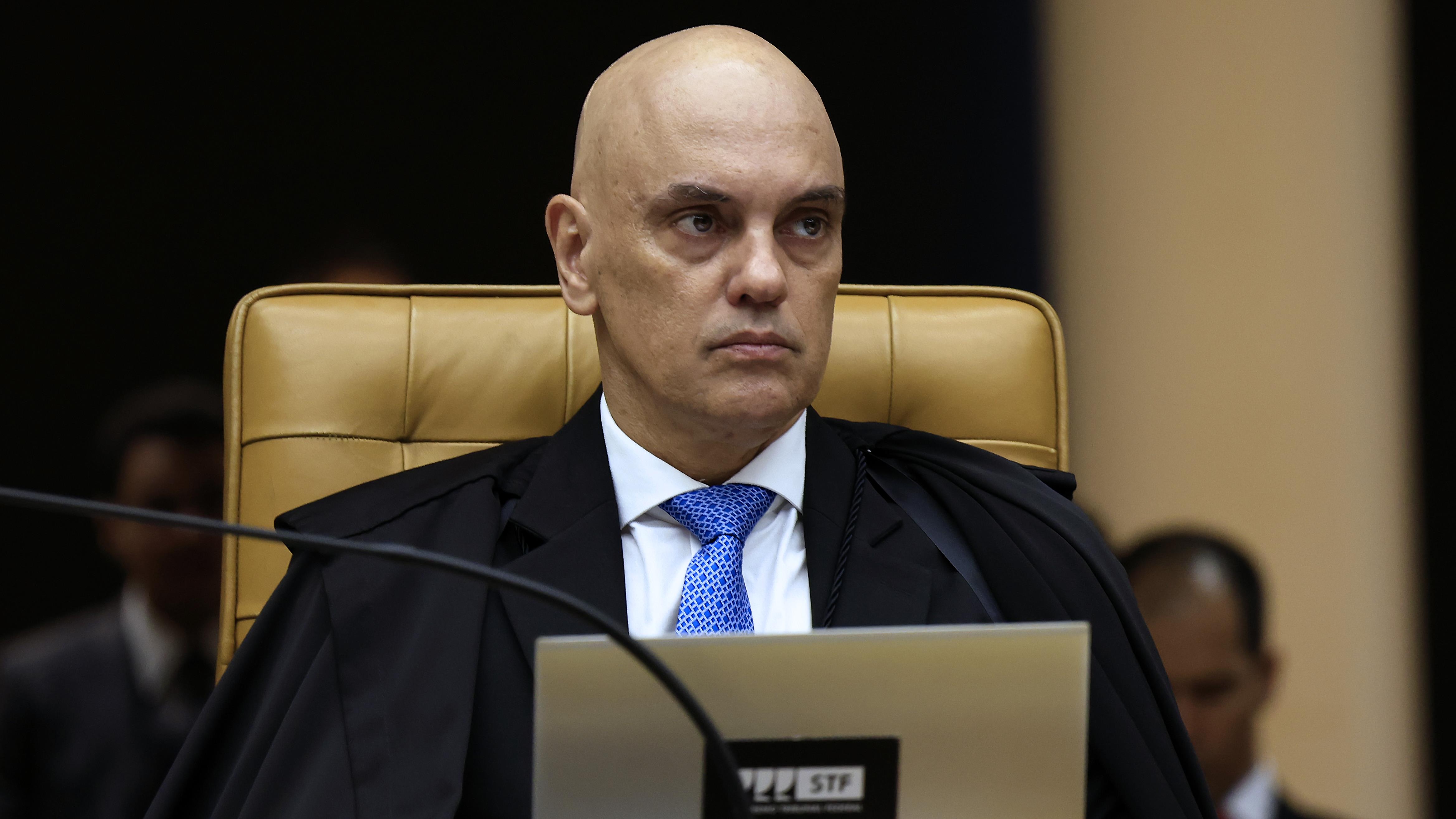 Moraes suspende decisão sobre o IOF e marca conciliação, revelando impasse que pode pautar 2026.