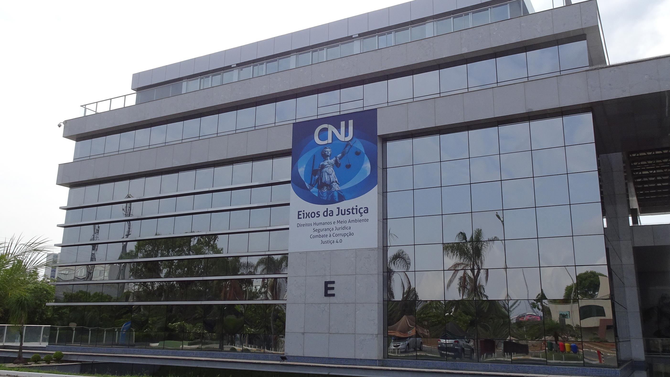 Resolução do CNJ sofre ataque sob pretexto de neutralidade.