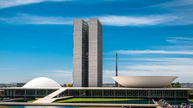 Decisão do Congresso sobre IOF marca nova etapa na tensão com o Executivo: agora, até prerrogativas administrativas viram alvo político.