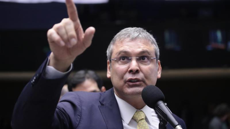 Lindbergh Farias.