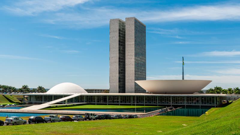 Projeto que amplia o número de cadeiras na Câmara ignora o cenário fiscal, piora a representação e torna o sistema ainda mais ineficiente.