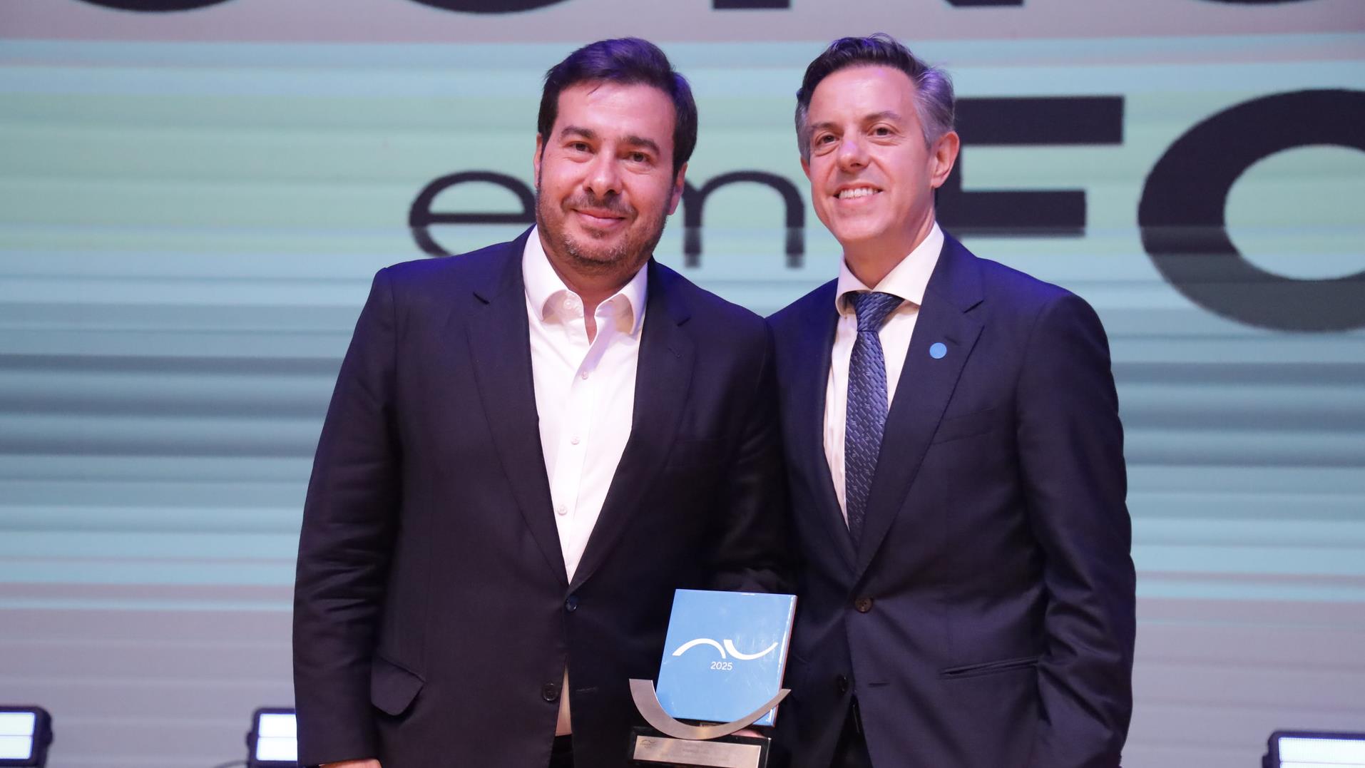 Rodrigo Maia recebe homenagem de Parlamentar Emérito.