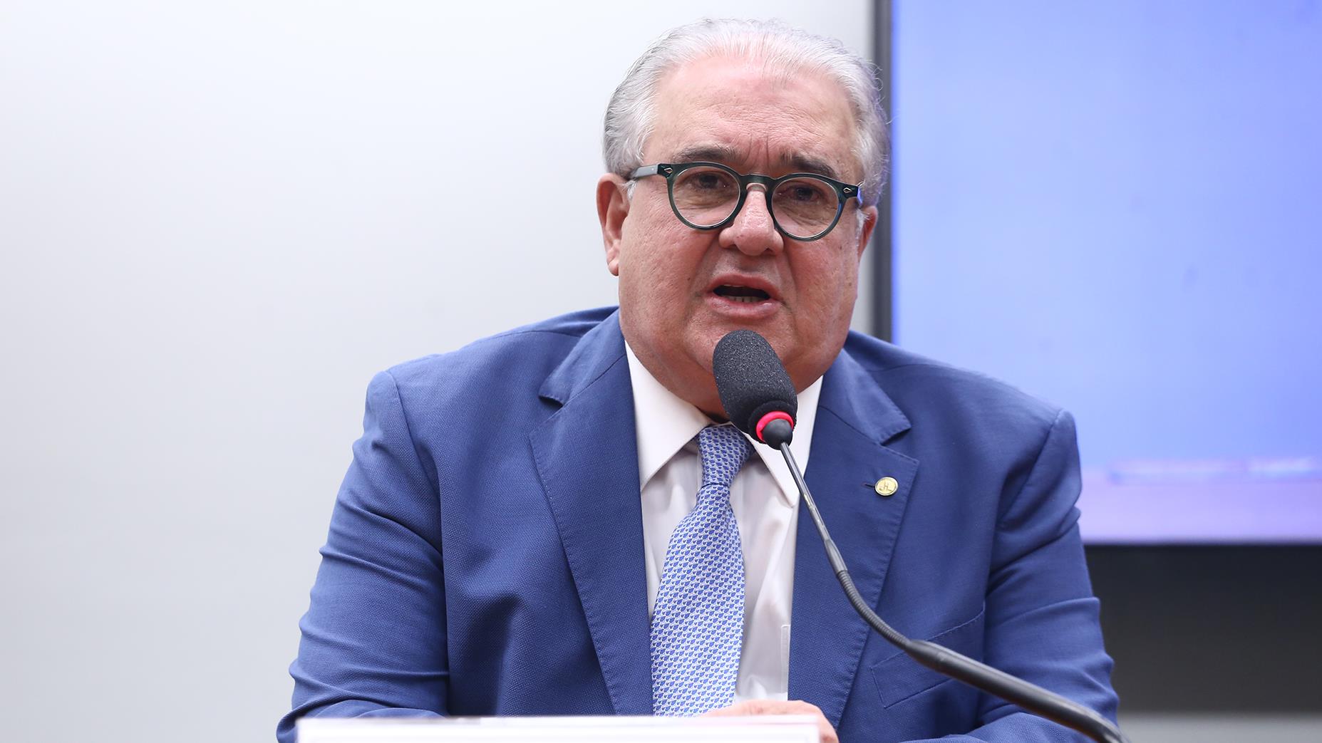 Augusto Coutinho quer que o texto final da regulamentação garanta equilíbrio entre proteção social e segurança jurídica.