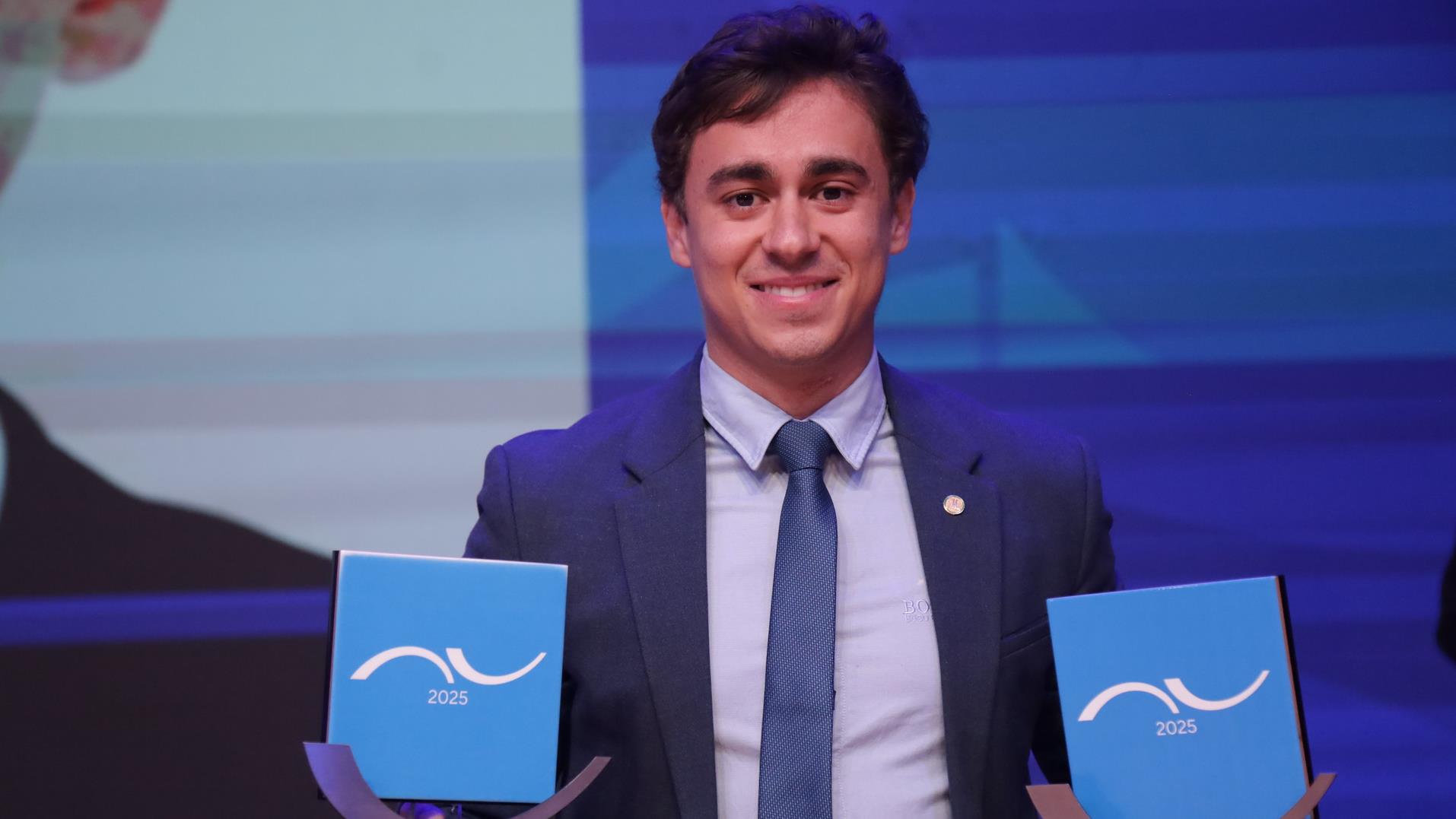 Deputado Nikolas Ferreira conquista 1º lugar na votação popular.