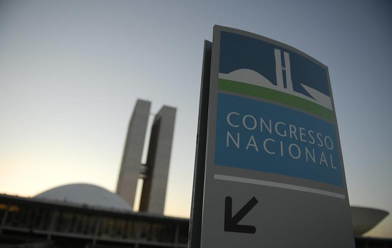 Congresso pode abrir portas que facilitam candidatura de políticos com condenações.