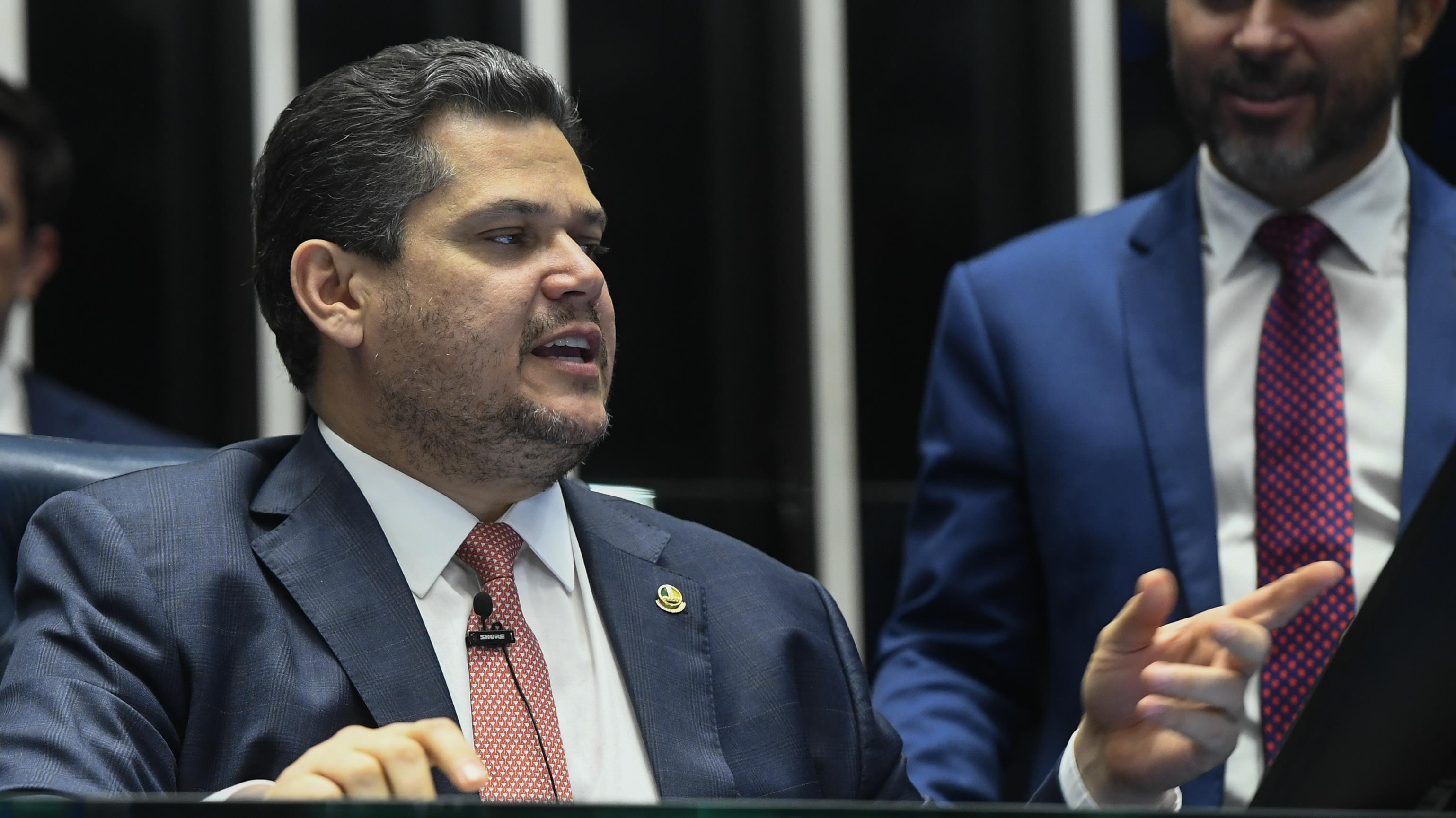 Davi Alcolumbre se pronunciou após questionamentos de Eduardo Girão, aliado de Do Val.
