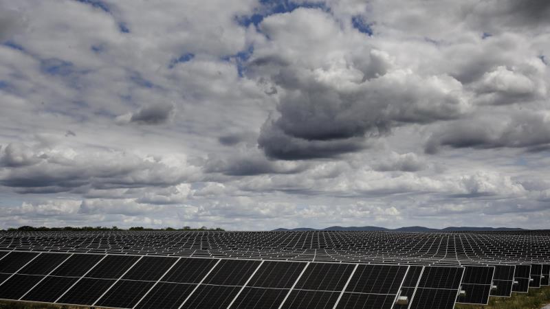 Projeto destina R$ 400 milhões a cooperativas de energia solar.