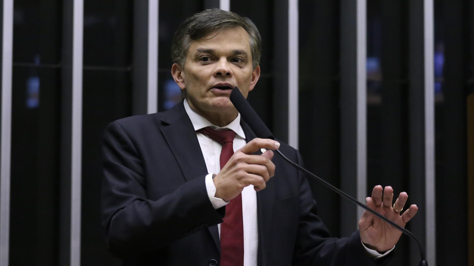 Requerimento de Dimas Gadelha cita impacto negativo das informações divulgadas.