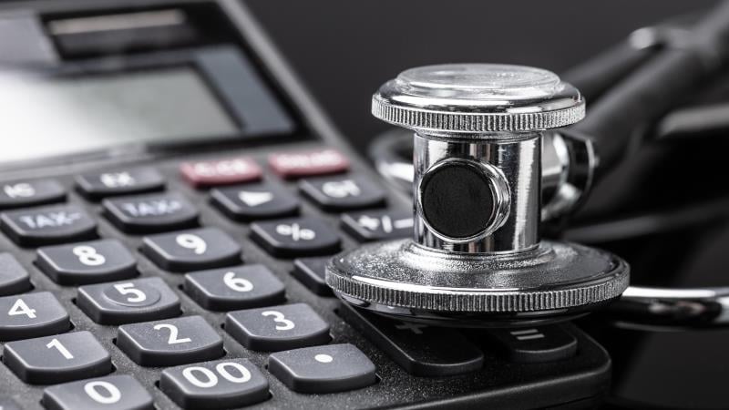 Benefícios fora de normas coletivas podem perder créditos e incentivar pejotização.
