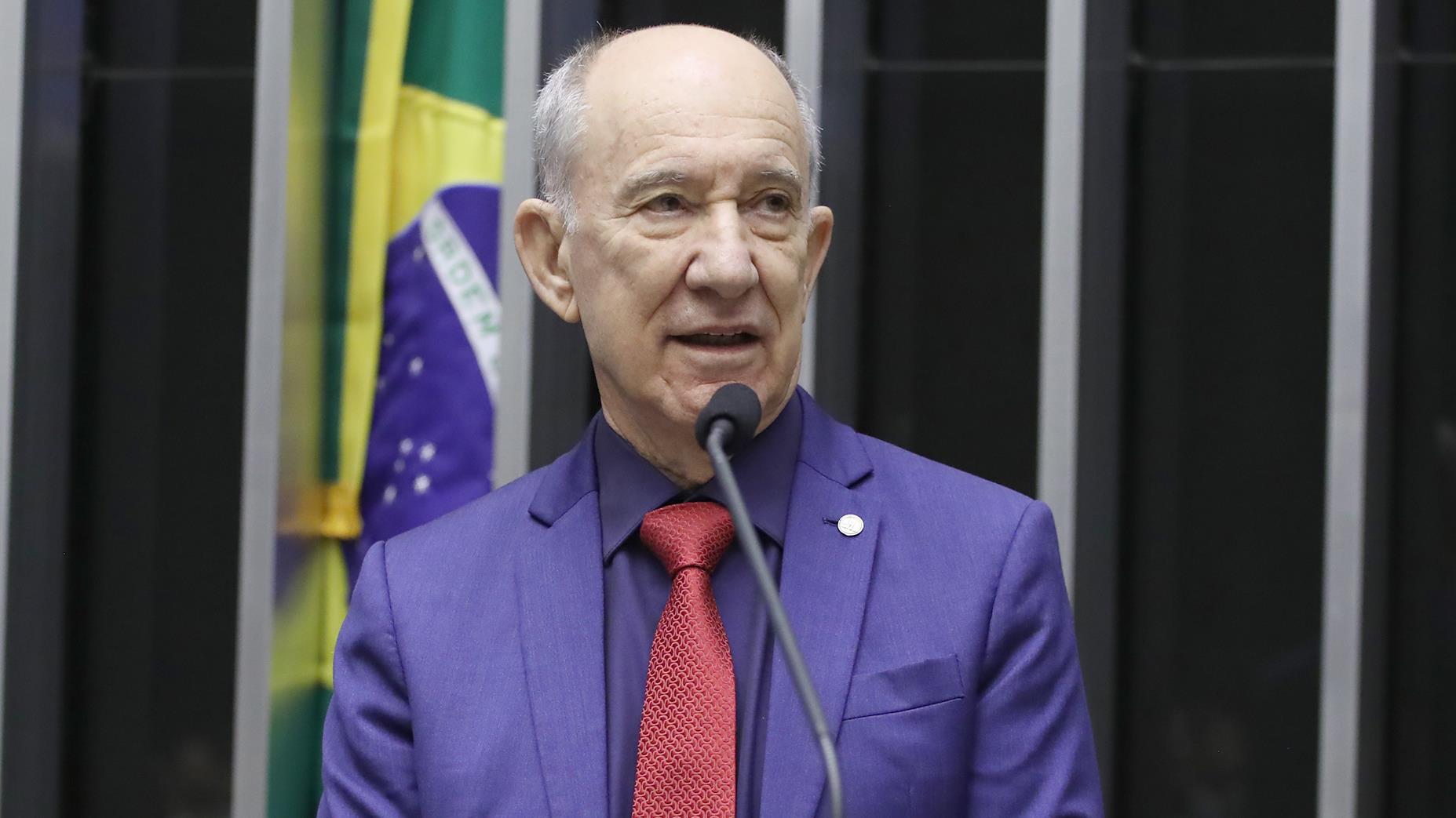 Falcão quer investigação por obstrução de justiça e defende medidas cautelares contra Tarcísio.