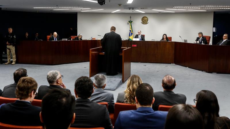 Procurador-geral da OAB fala em garantir respeito à advocacia no julgamento.