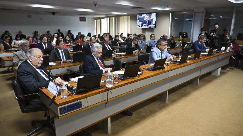 Reunião também analisa requerimentos de audiência pública.