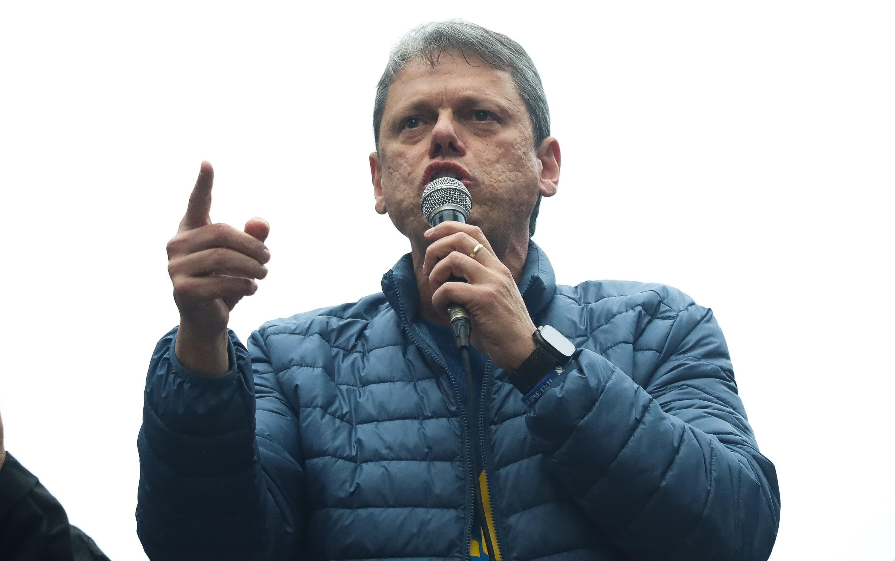 Tarcísio vinha sendo cobrado por Eduardo Bolsonaro a se posicionar maiis firmemente em relação à anistia de Bolsonaro.