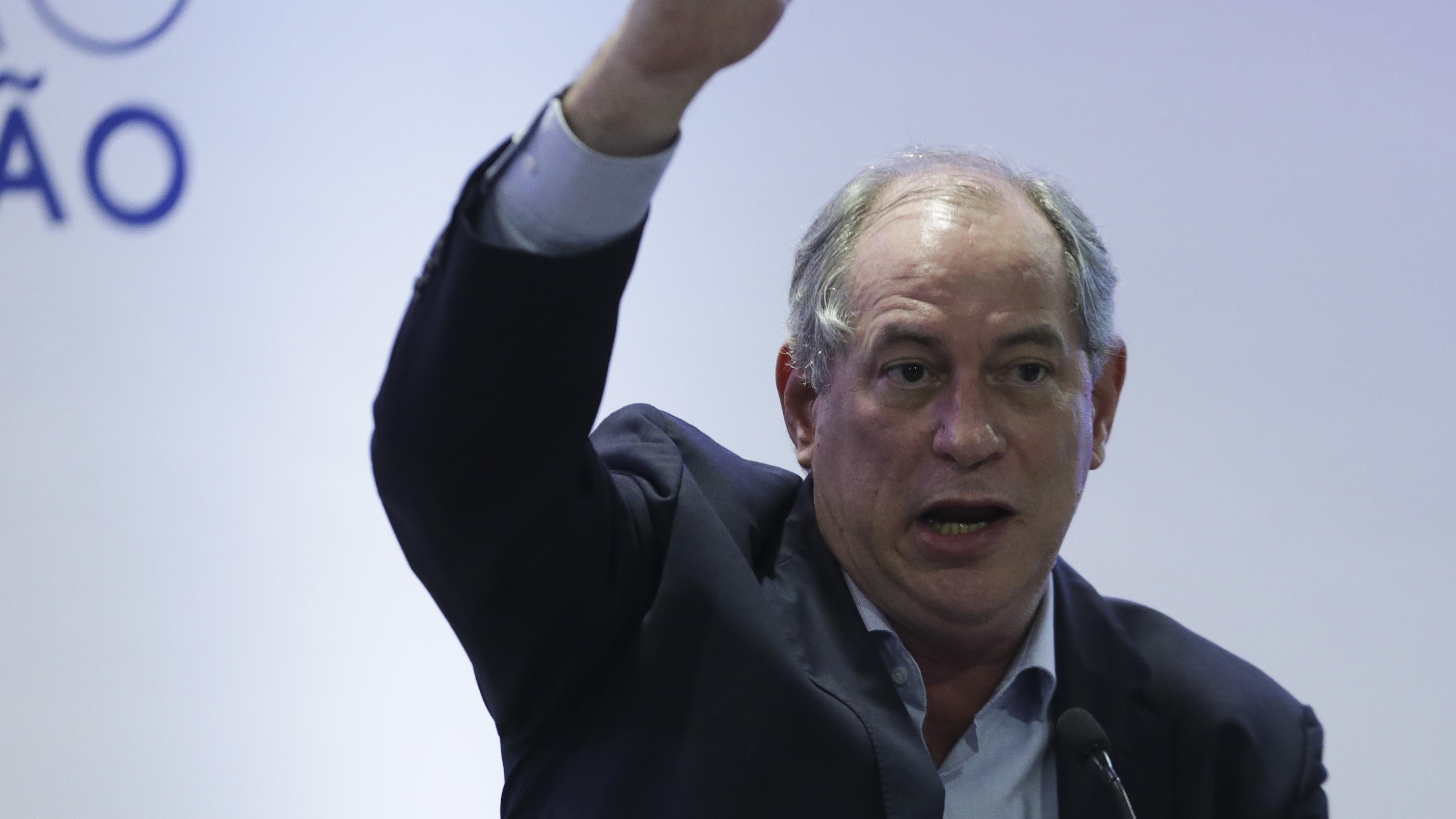 Ciro Gomes pode ter prisão preventiva decretada por violência política.