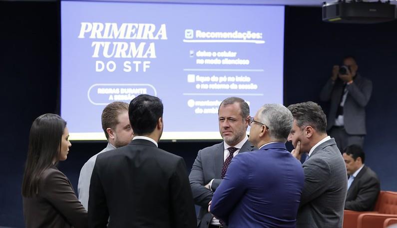 Advogados dos réus na sessão em que Alexandre de Moraes começou a leitura de seu voto, nesta terça-feira.