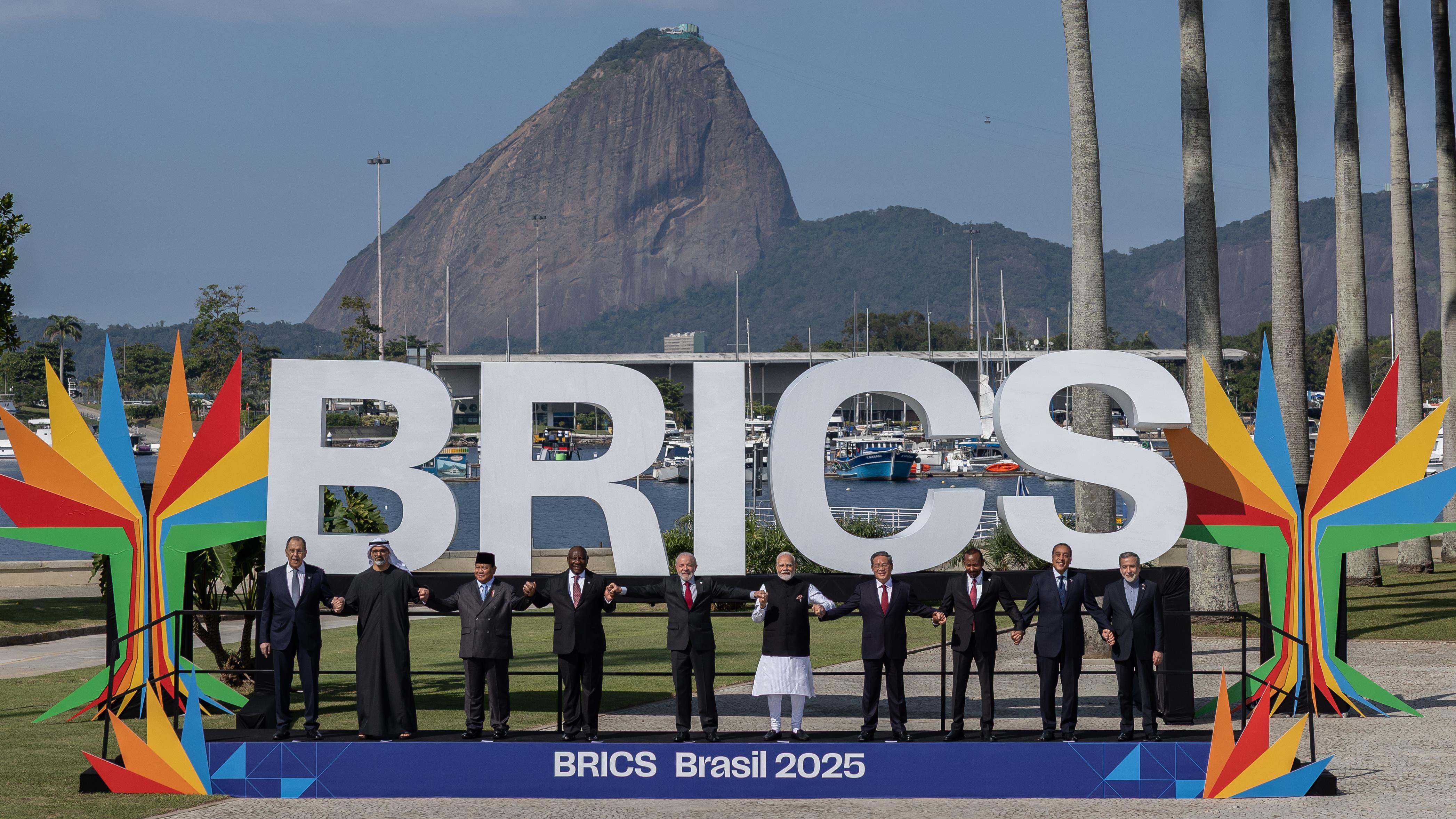 Cúpula no Rio aprova medidas para fortalecer soberania digital e criar infraestrutura independente.