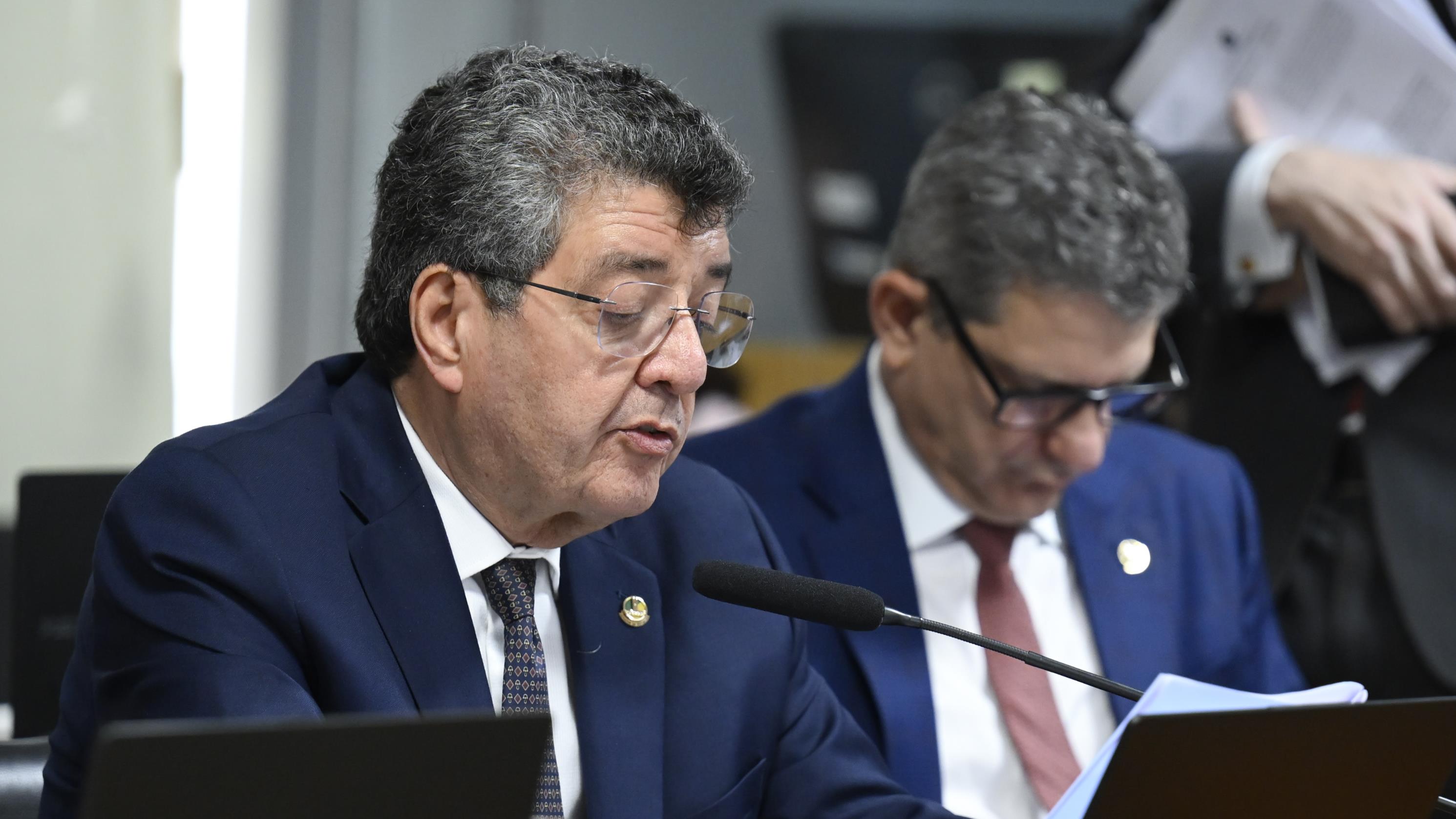 Fernando Farias (PT-SE), no relatório, destacou que a legislação sobre o comércio exterior necessita acompanhar a dinâmica atual.