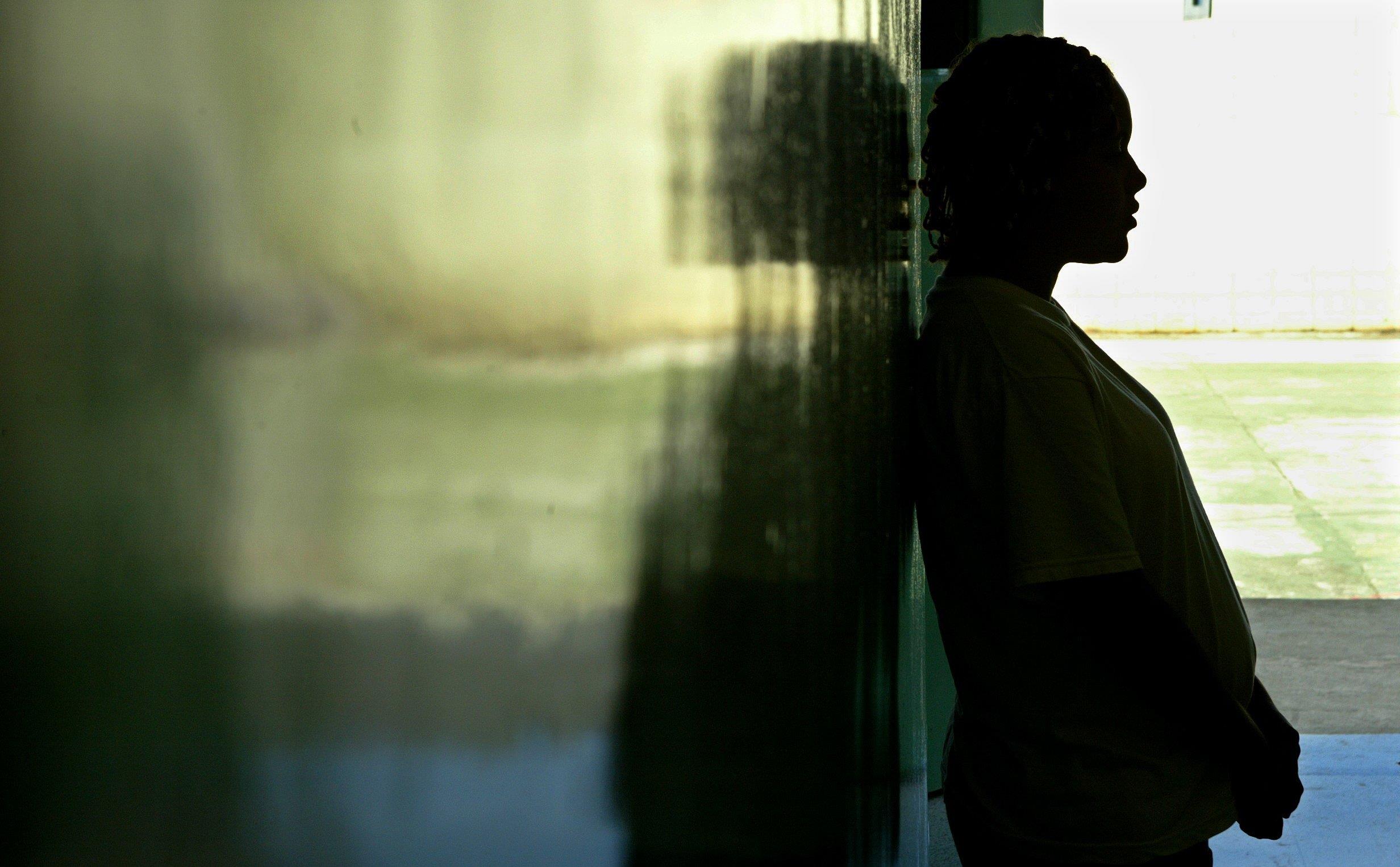 Projeto busca derrubar resolução que regulamenta aborto legal para crianças e adolescentes vítimas de violência sexual.