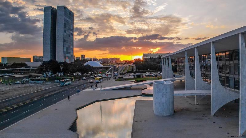 Dia recorde de liberação coincidiu com anúncio de que anistia teria apoio majoritário na Câmara.