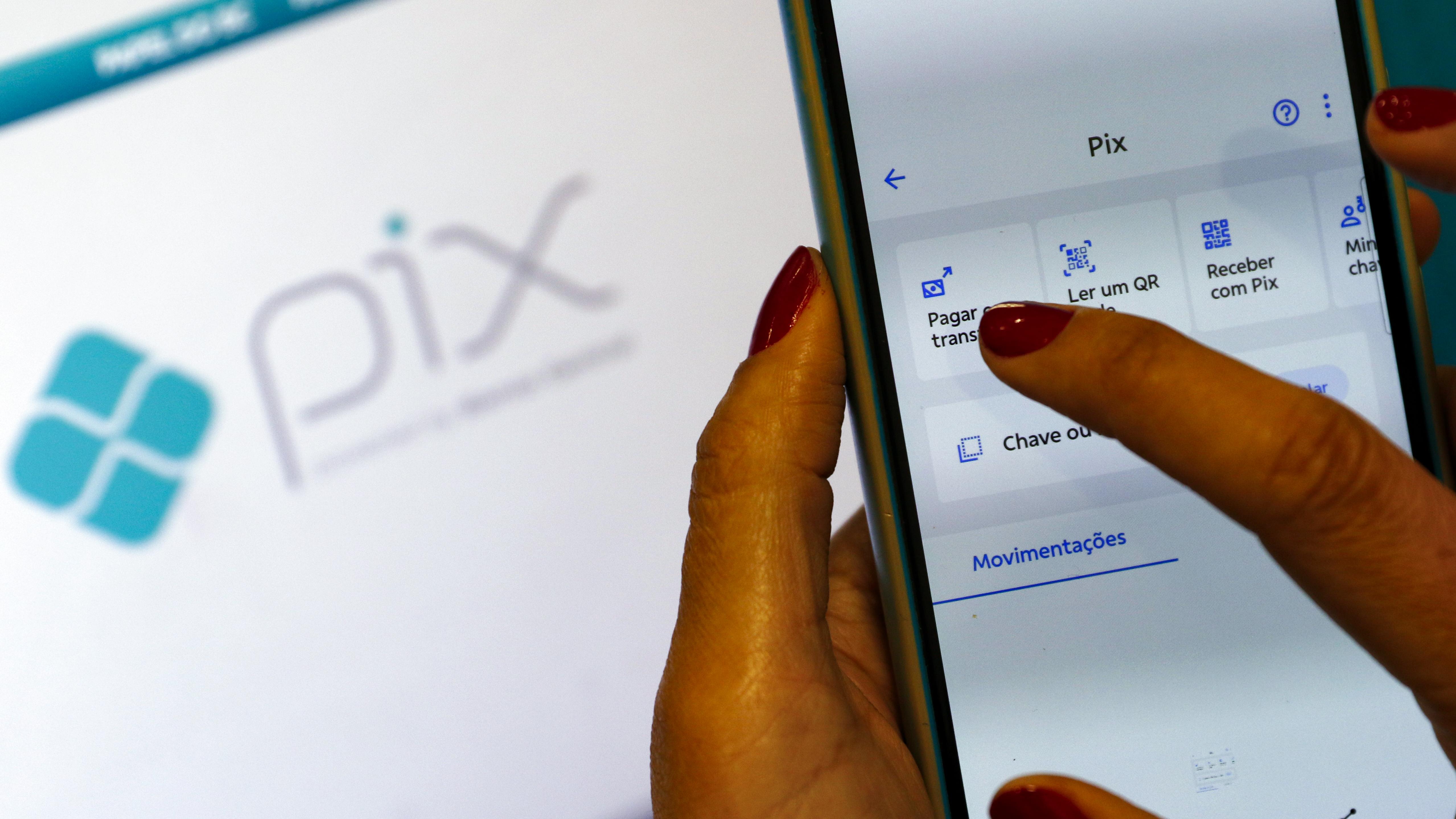 Pix pode se tornar obrigatório em pagamentos a órgãos federais.