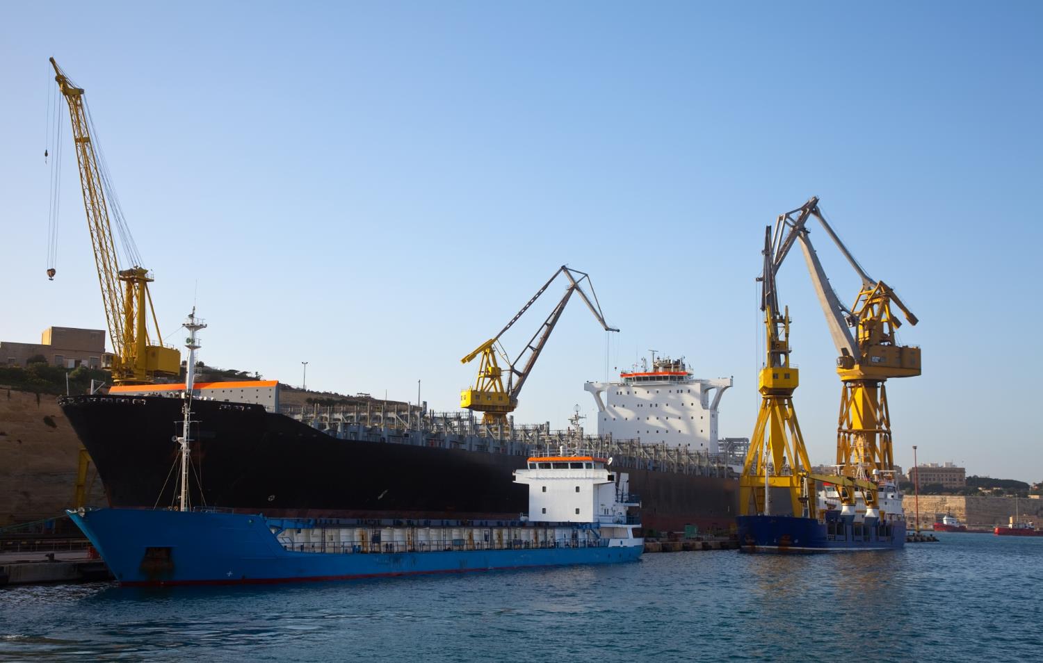 Governo aposta na indústria naval para fortalecer o setor de petróleo. 