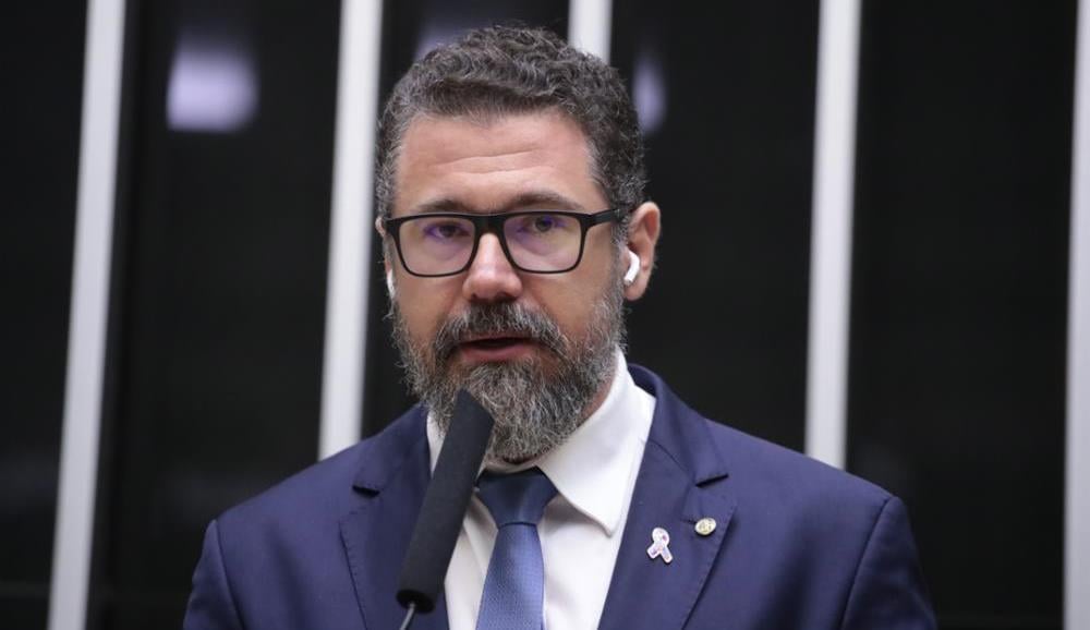 Proposta apresentada busca assegurar e fortalecer a distribuição de bolsas de colostomia e insumos pelo SUS. 