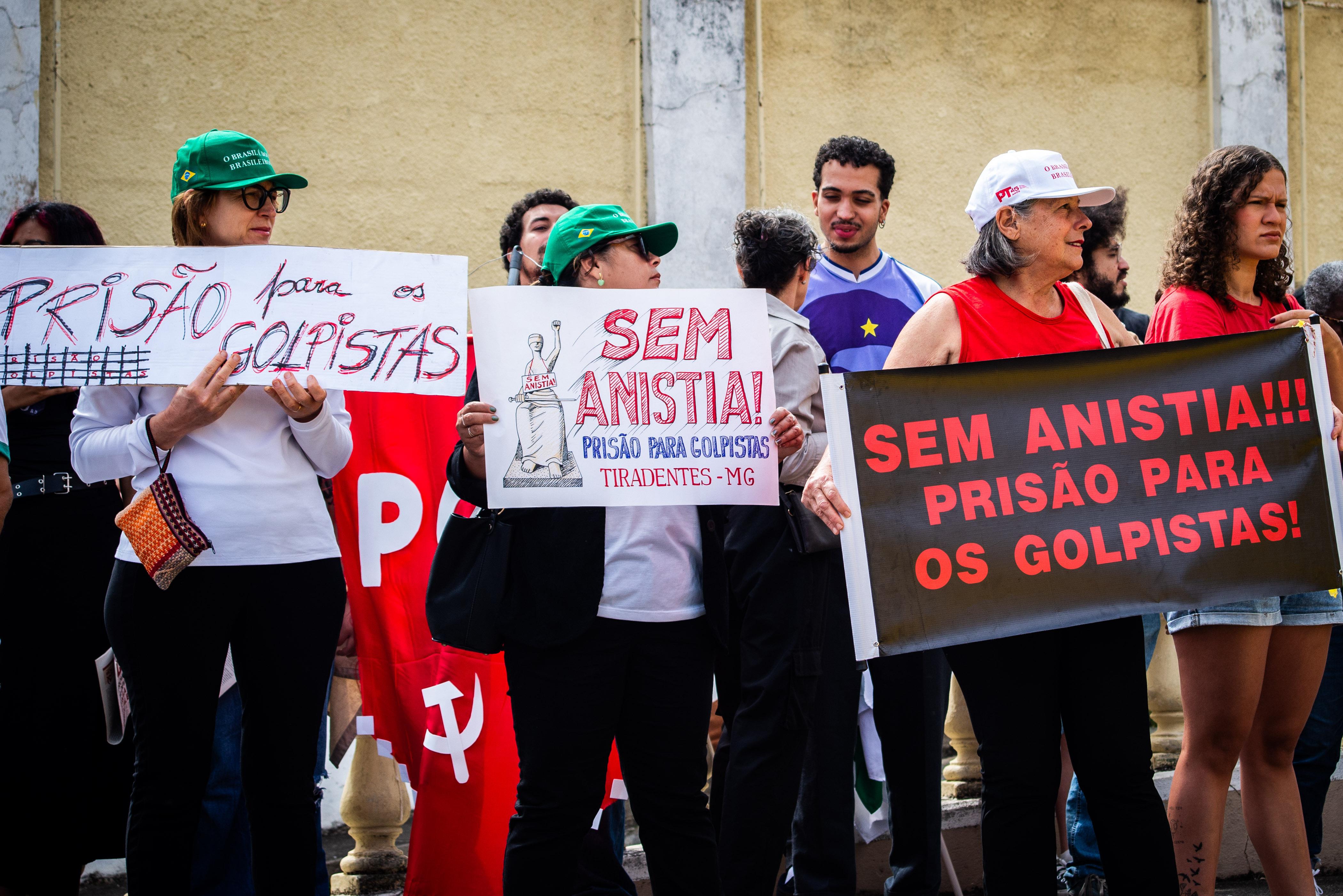Manifestação contra a anistia em Minas Gerais.