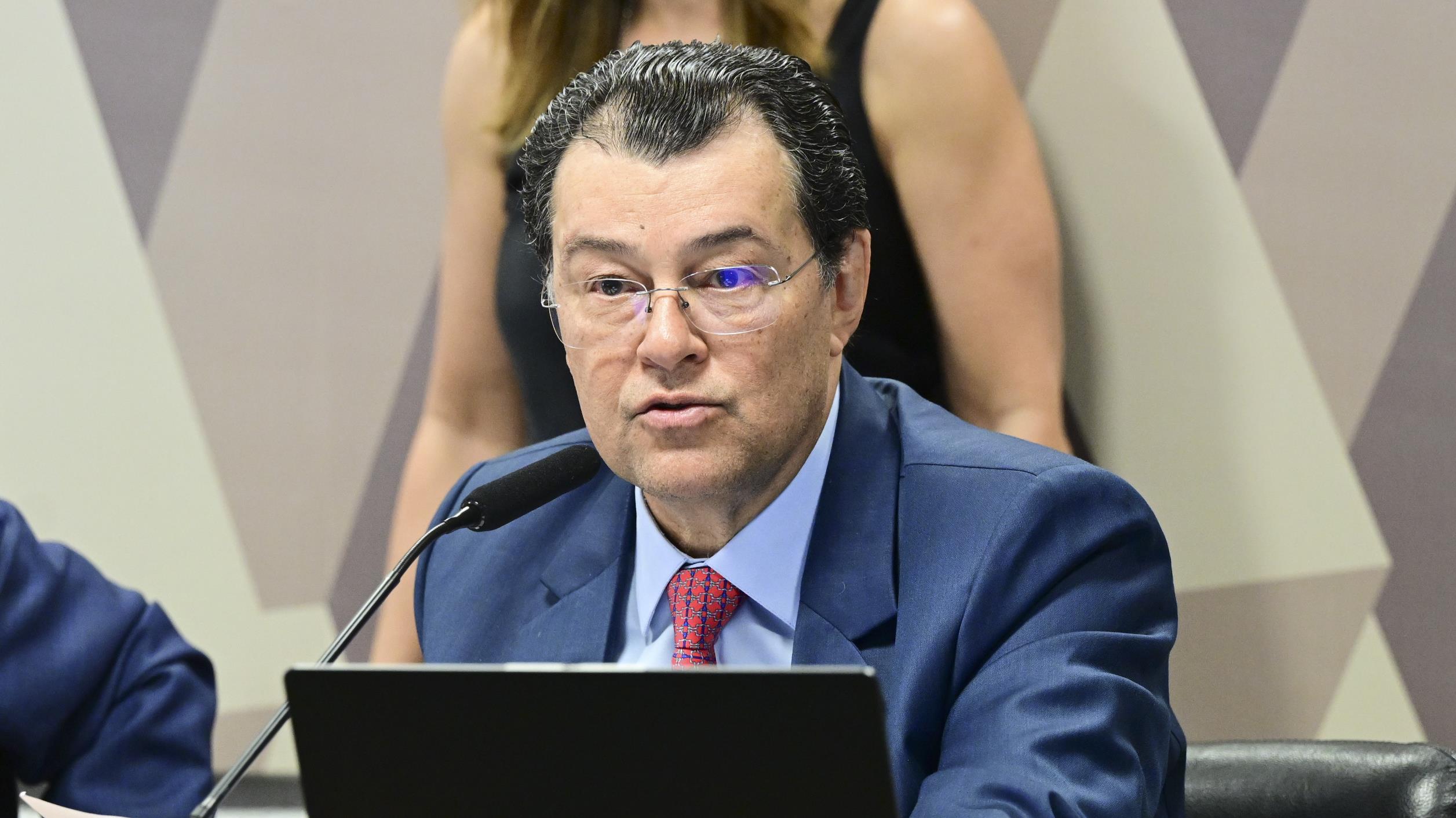 Líder do MDB, Eduardo Braga afirma que a PEC cria uma 