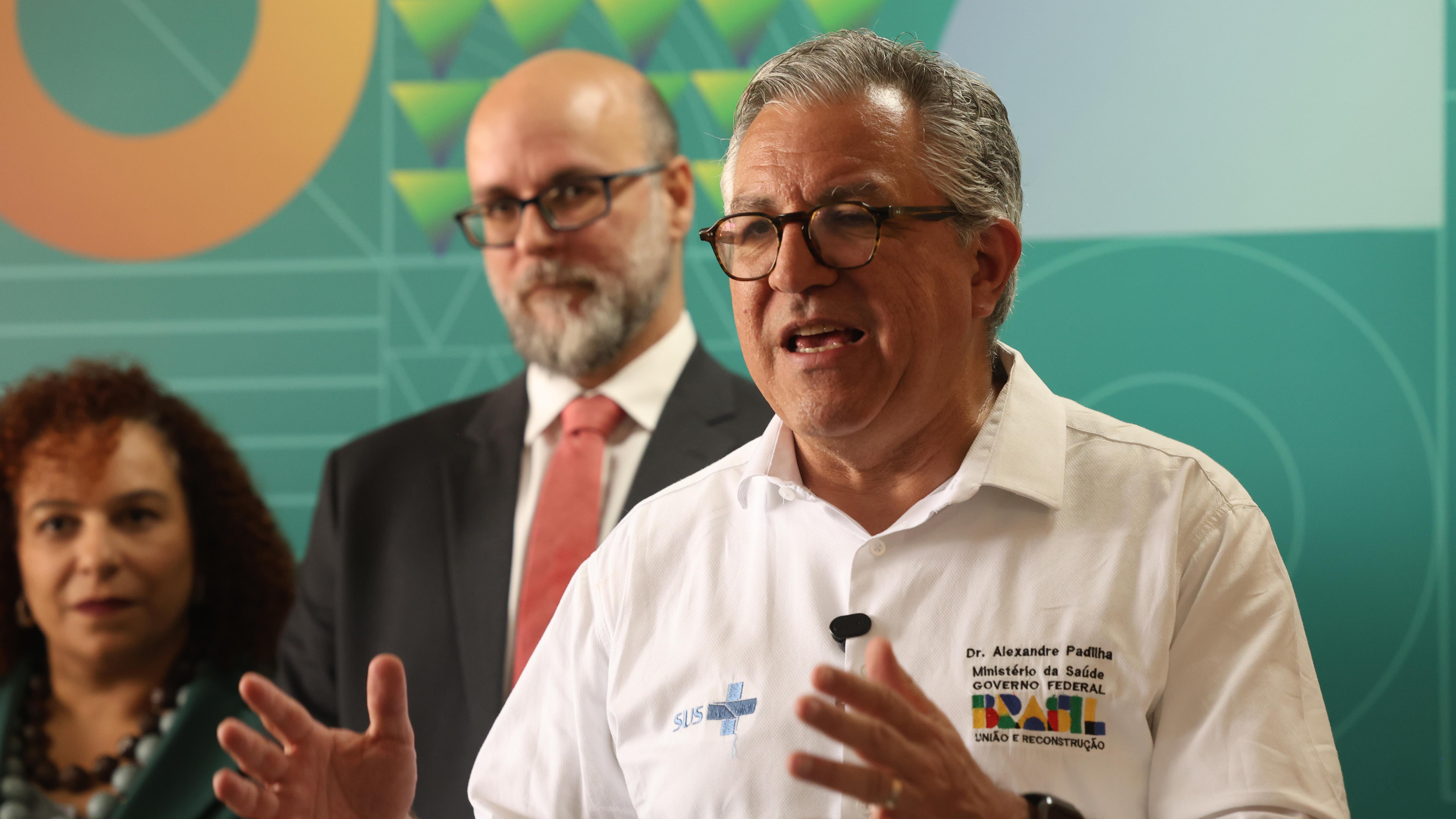 Padilha planejava anunciar pacote de investimentos em reunião da Organização Pan-americana da Saúde.