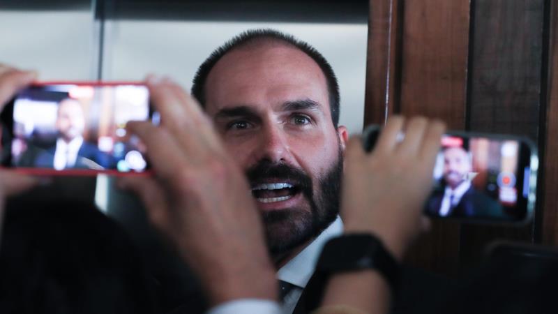 Eduardo Bolsonaro mora nos Estados Unidos desde fevereiro. De lá, tenta influenciar nos processos envolvendo seu pai.