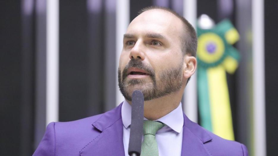 O deputado Eduardo Bolsonaro foi denunciado pela PGR.