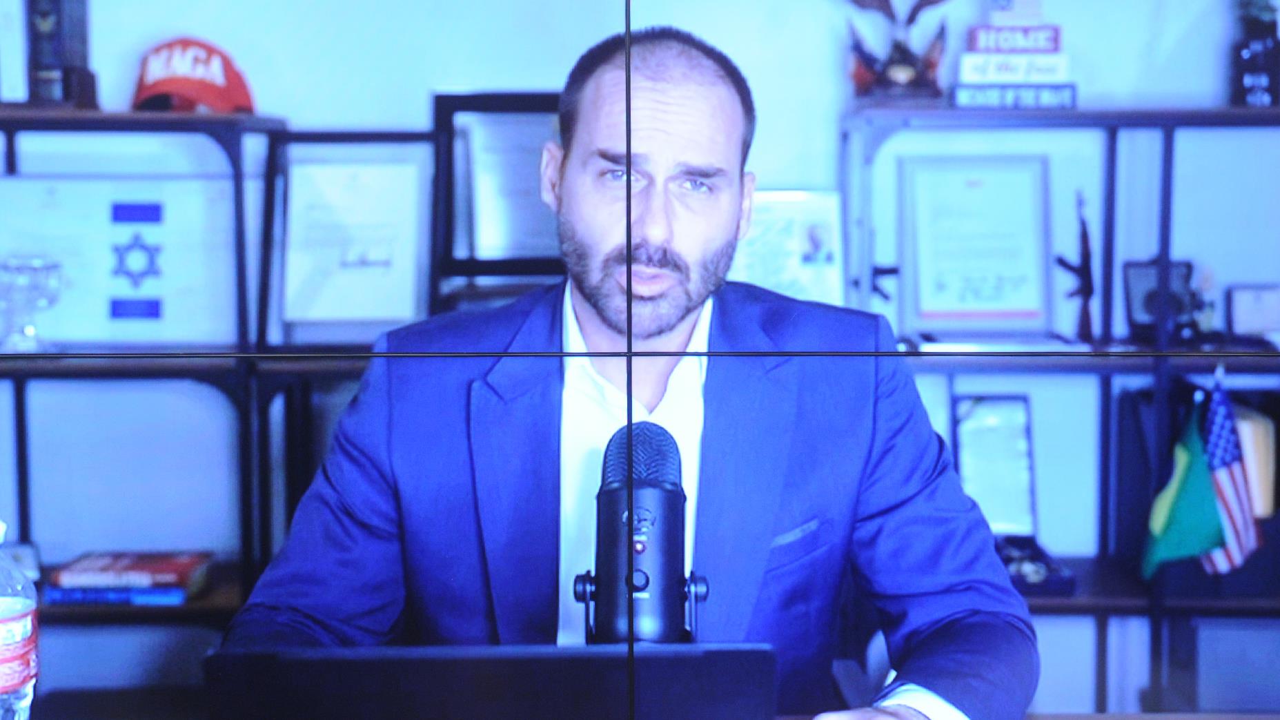Análise acontece um dia após apresentação de denúncia da PGR contra Eduardo Bolsonaro.