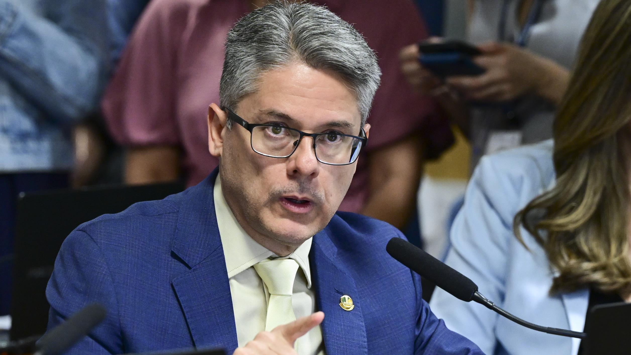 Para Vieira, proposta abre brecha para proteger parlamentares criminosos.