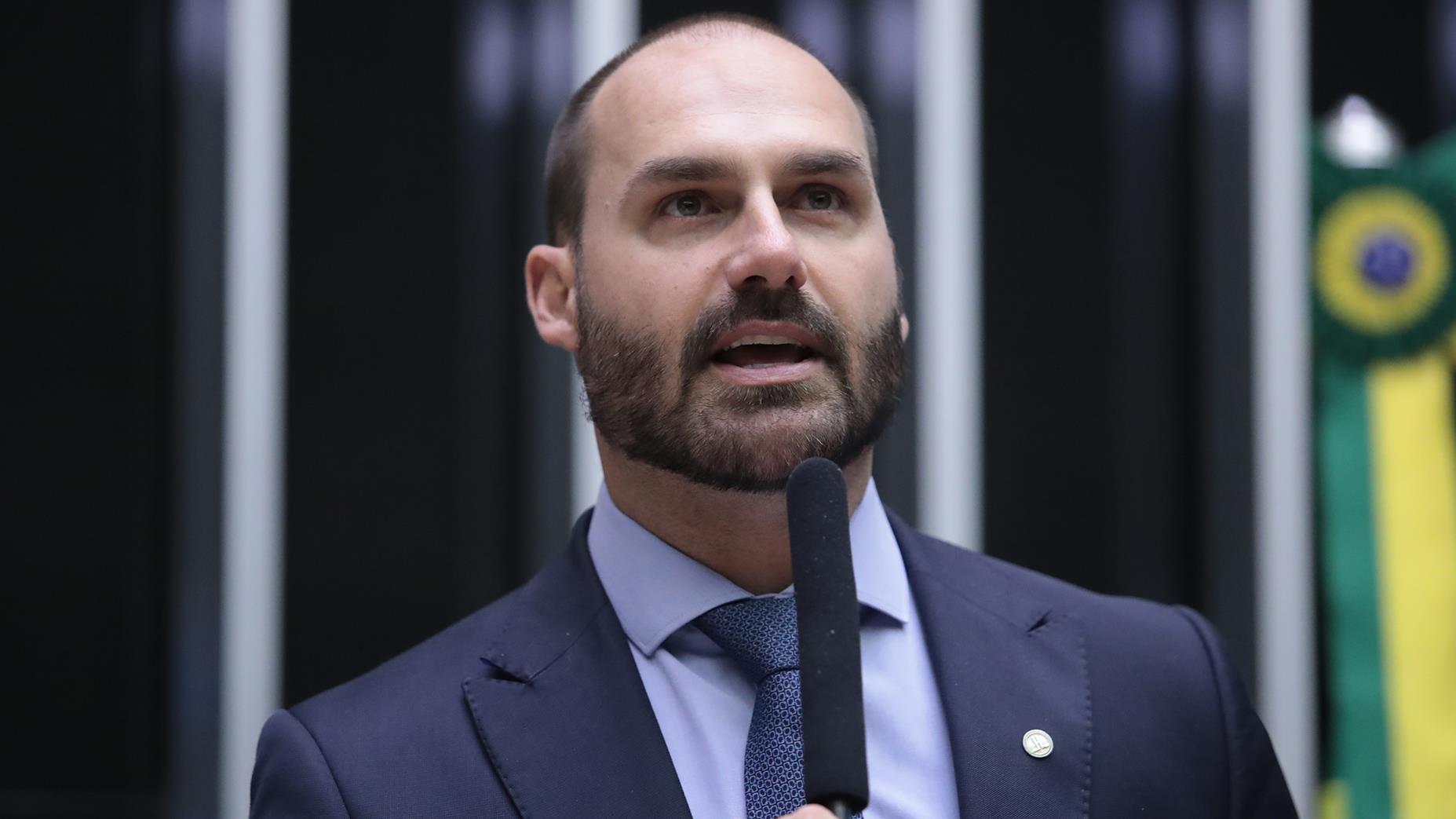 Eduardo Bolsonaro pode ter mandato cassado.
