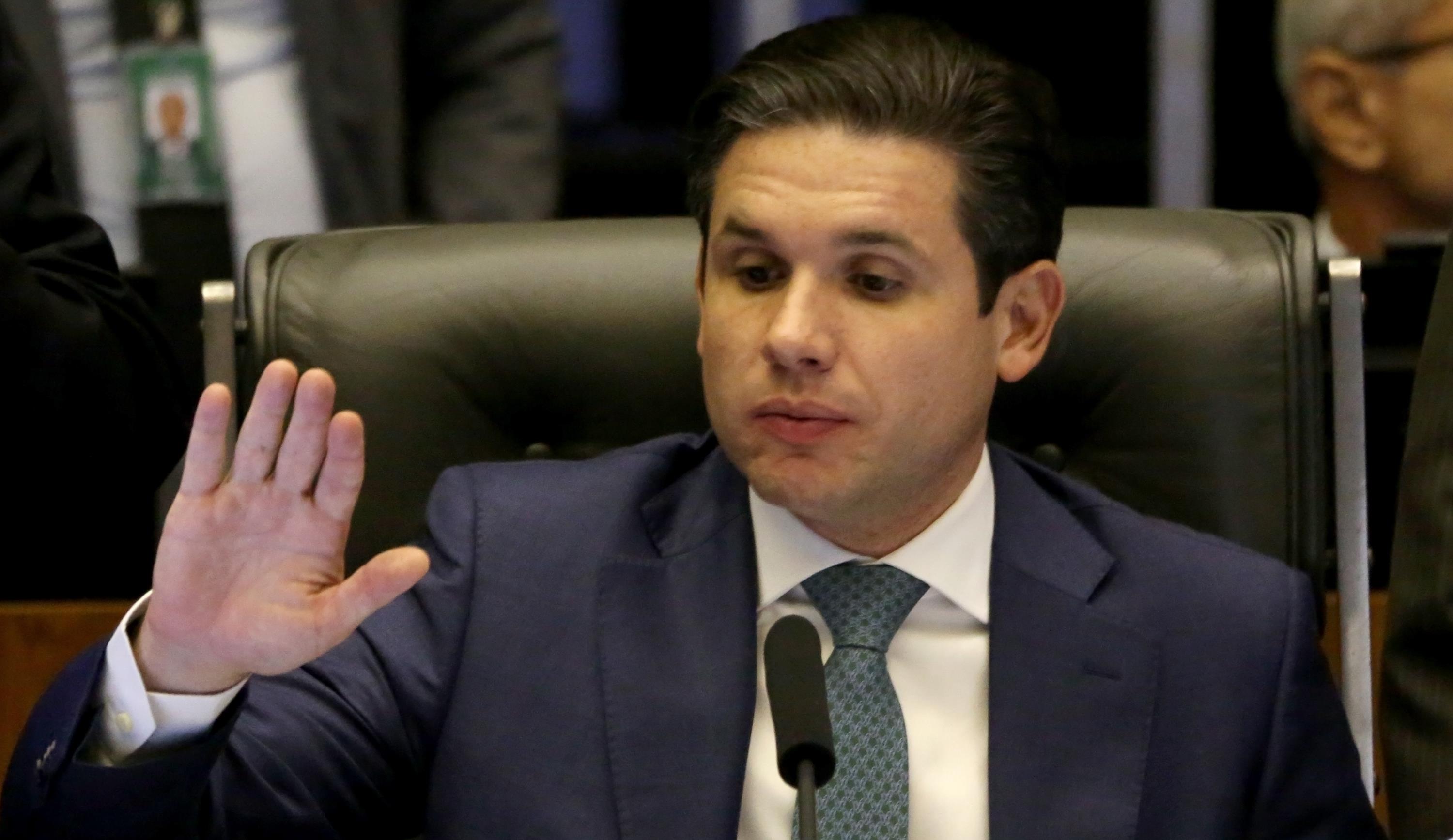 Presidente da Câmara usou parecer técnico para rejeitar manobra bolsonarista que pretendia livrar Eduardo de cassação por acúmulo de faltas.