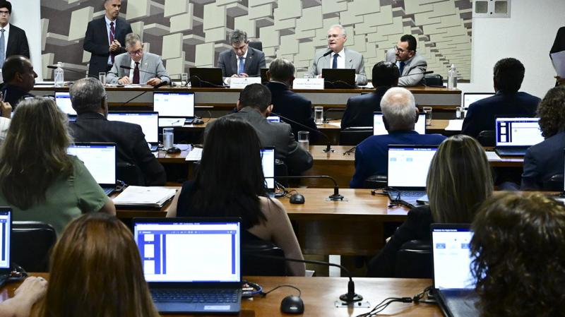 O texto foi relatado pelo senador Renan Calheiros.