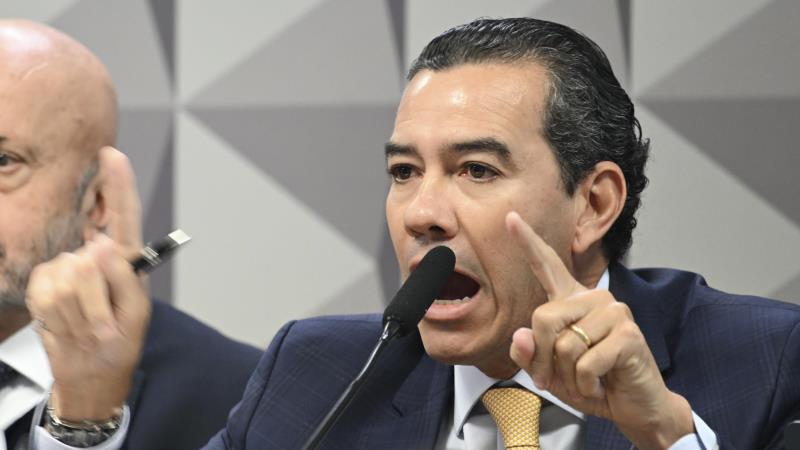 Tumulto envolvendo Cleber Lopes começou após provocação do relator e rejeição de pedido de questão de ordem na CPMI.
